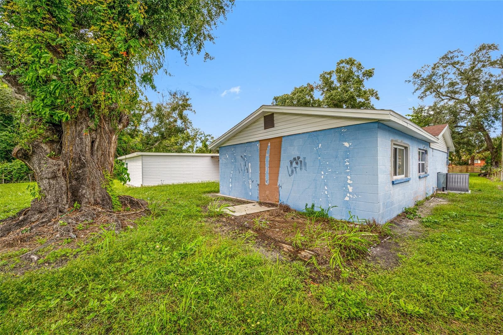 Single Family Residence at 5809 12TH AVE S, TAMPA, photo 10 of 41