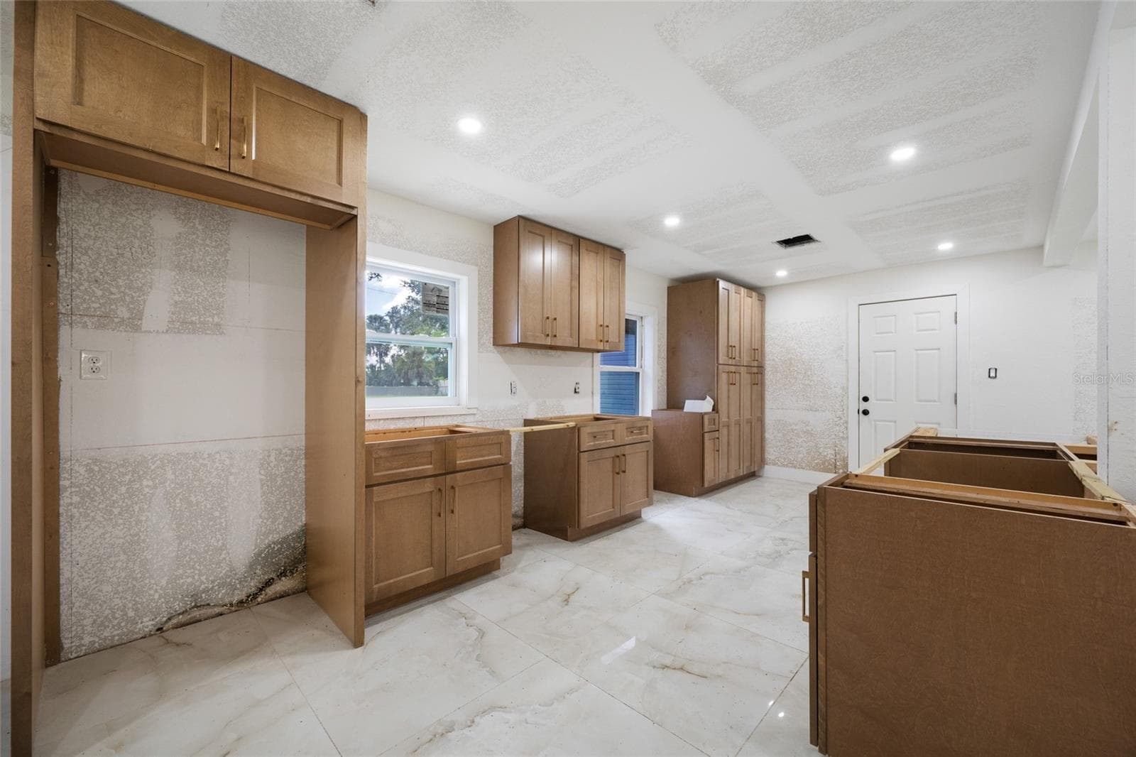 Single Family Residence at 5809 12TH AVE S, TAMPA, photo 13 of 41