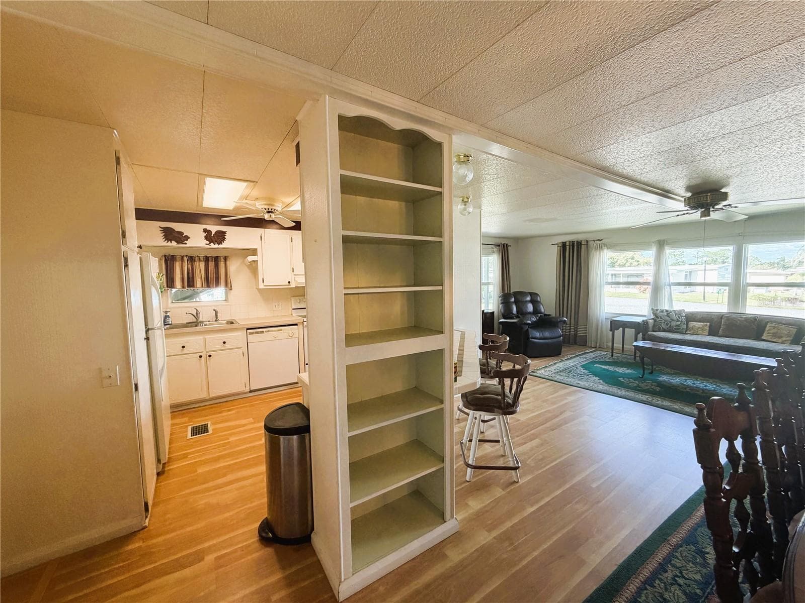 Mobile Home at 101 MANDARIN CV, LEESBURG, photo 9 of 53
