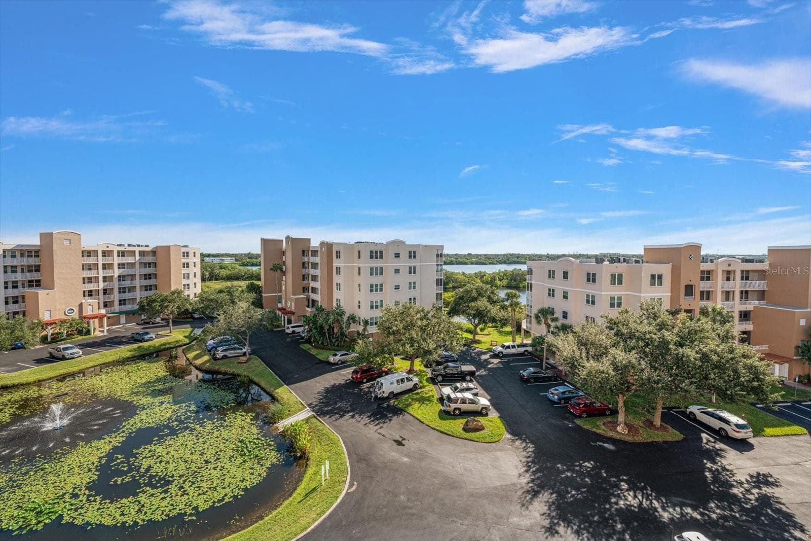 Condominium at 6450 SHORELINE DR #9506, SEMINOLE, photo 3 of 32