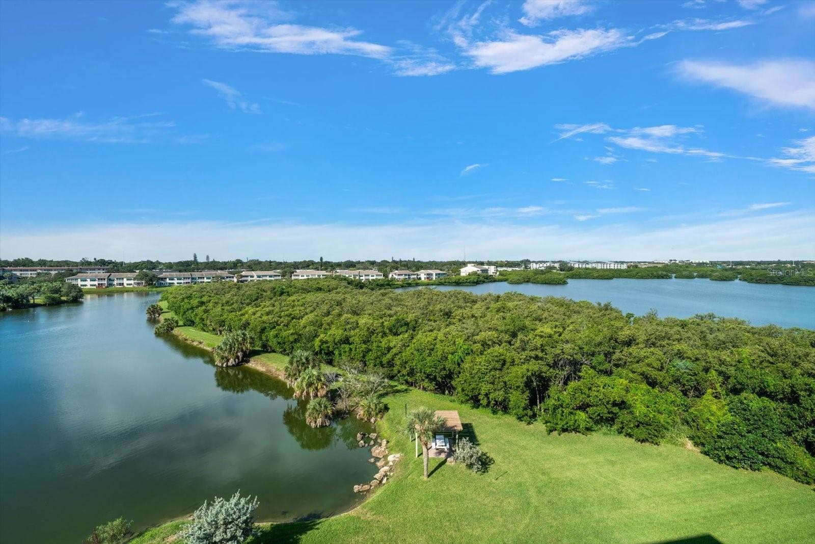 Condominium at 6450 SHORELINE DR #9506, SEMINOLE, photo 8 of 32