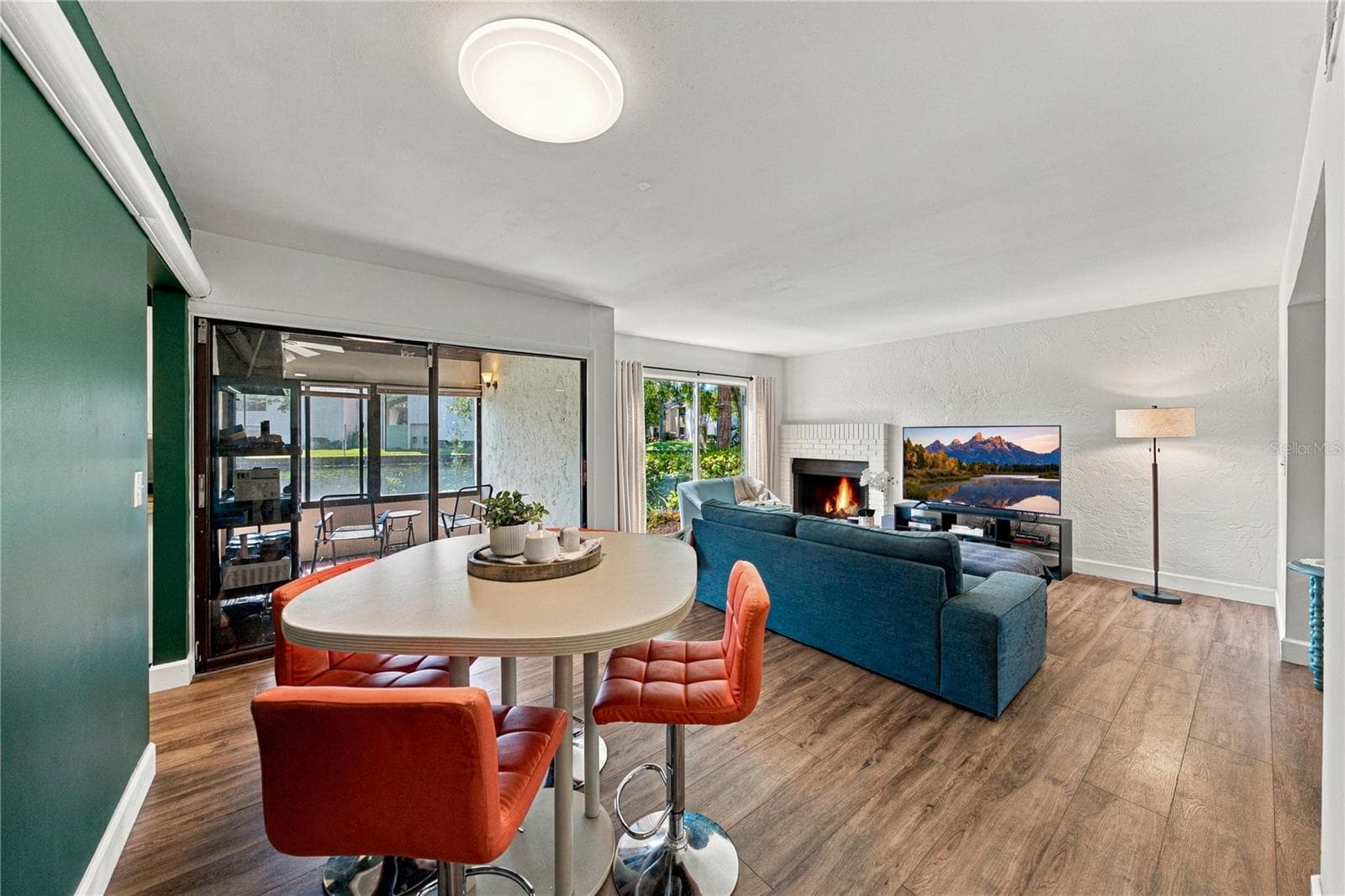 Light and Bright Luxury Vinyl Plank Flooring throughout Great Room - 4106 PINELAKE LN #101, TAMPA