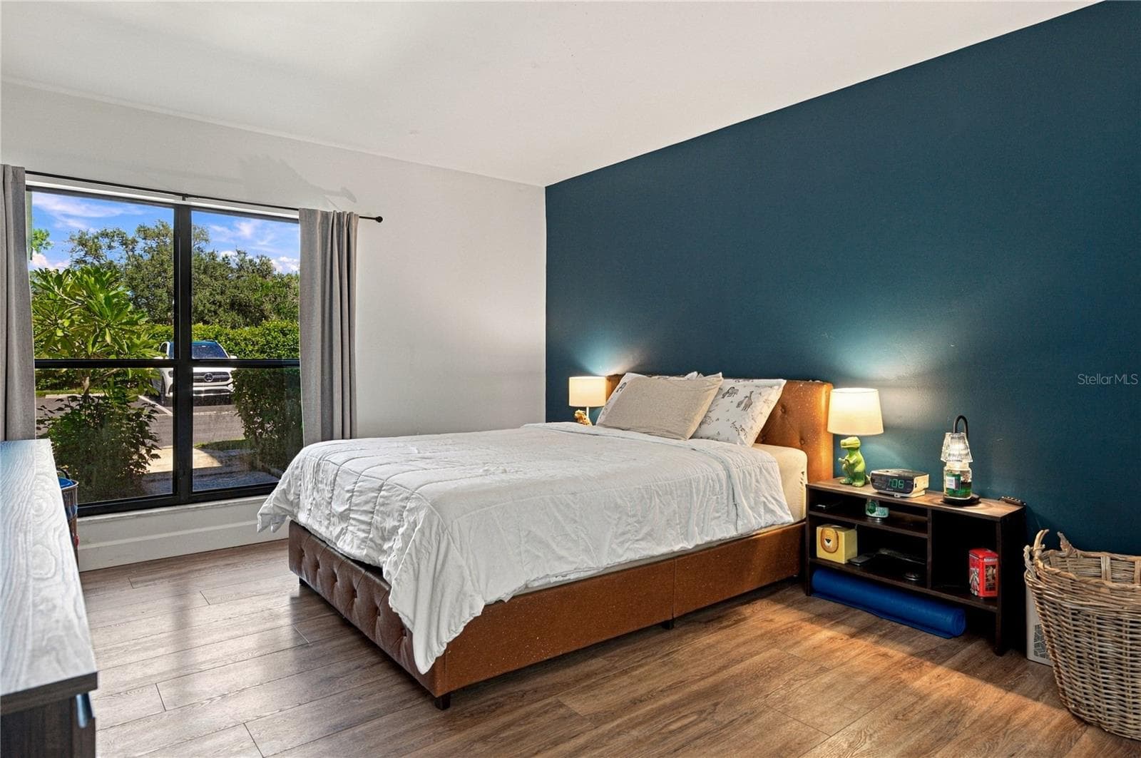 Massive Primary Suite Fresh and Clean with On Suite Bath and Walk In Closet - 4106 PINELAKE LN #101, TAMPA