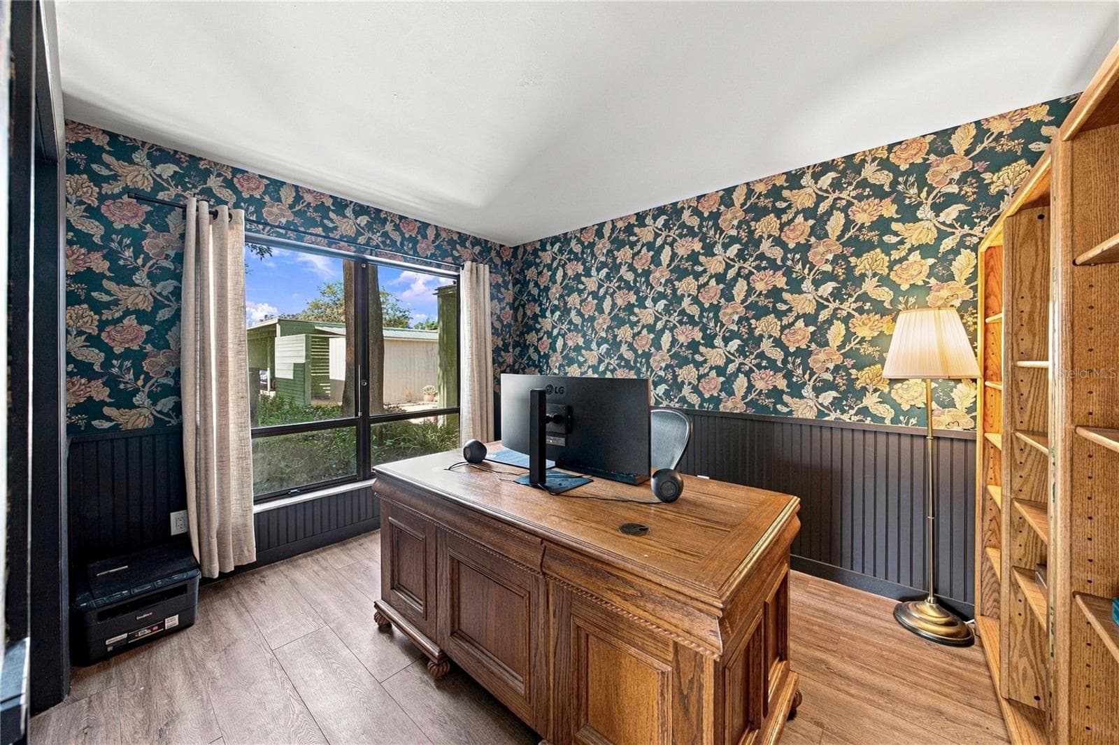 Third Bedroom or Office with Double Door Entry and Large Wall Closet - 4106 PINELAKE LN #101, TAMPA