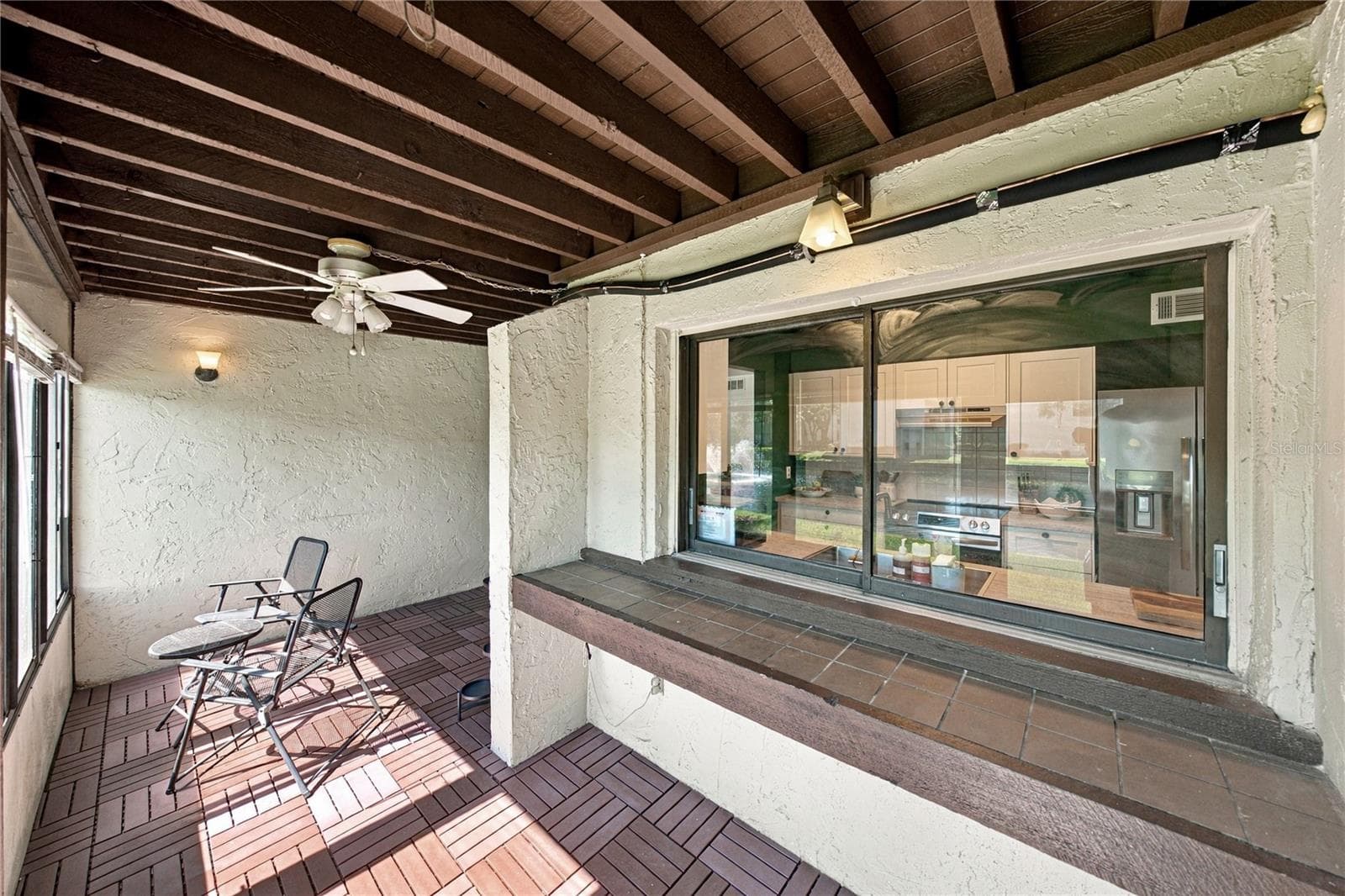 Wonderful Large All Season Room & Patio with Amazing Views to Pond - 4106 PINELAKE LN #101, TAMPA