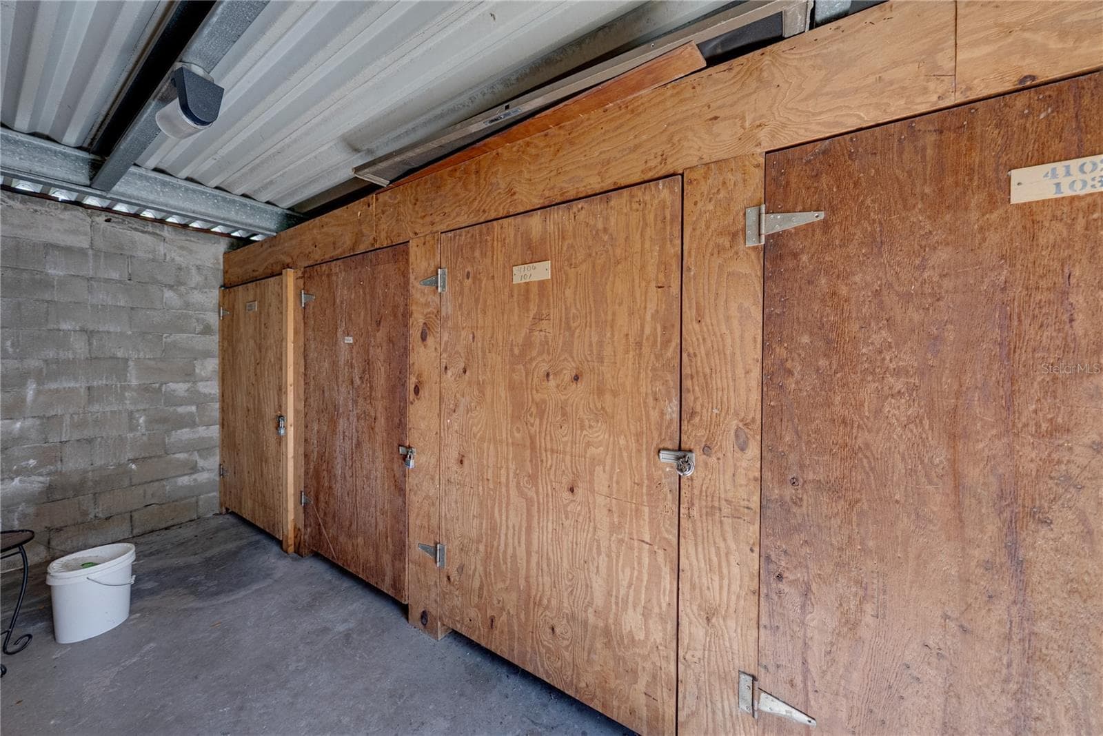 Units Private Storage Room - 4106 PINELAKE LN #101, TAMPA