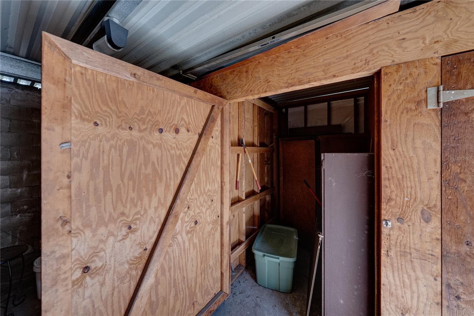 Units Private Storage Room - 4106 PINELAKE LN #101, TAMPA