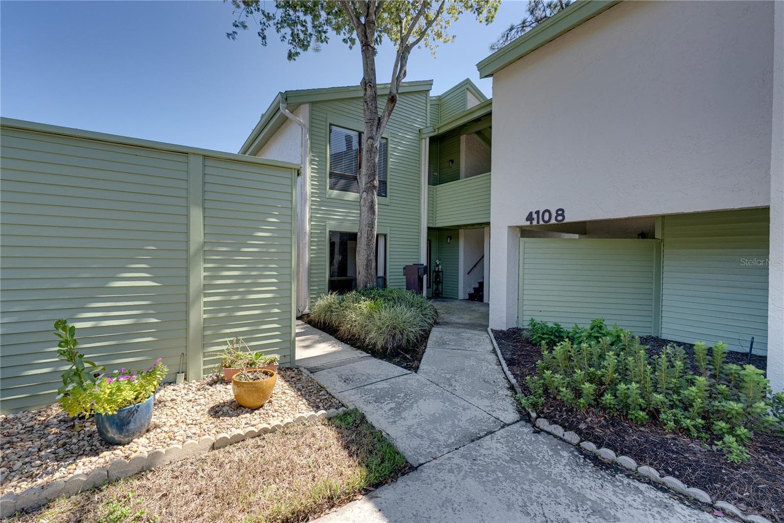 Front Walk to Unit - 4106 PINELAKE LN #101, TAMPA