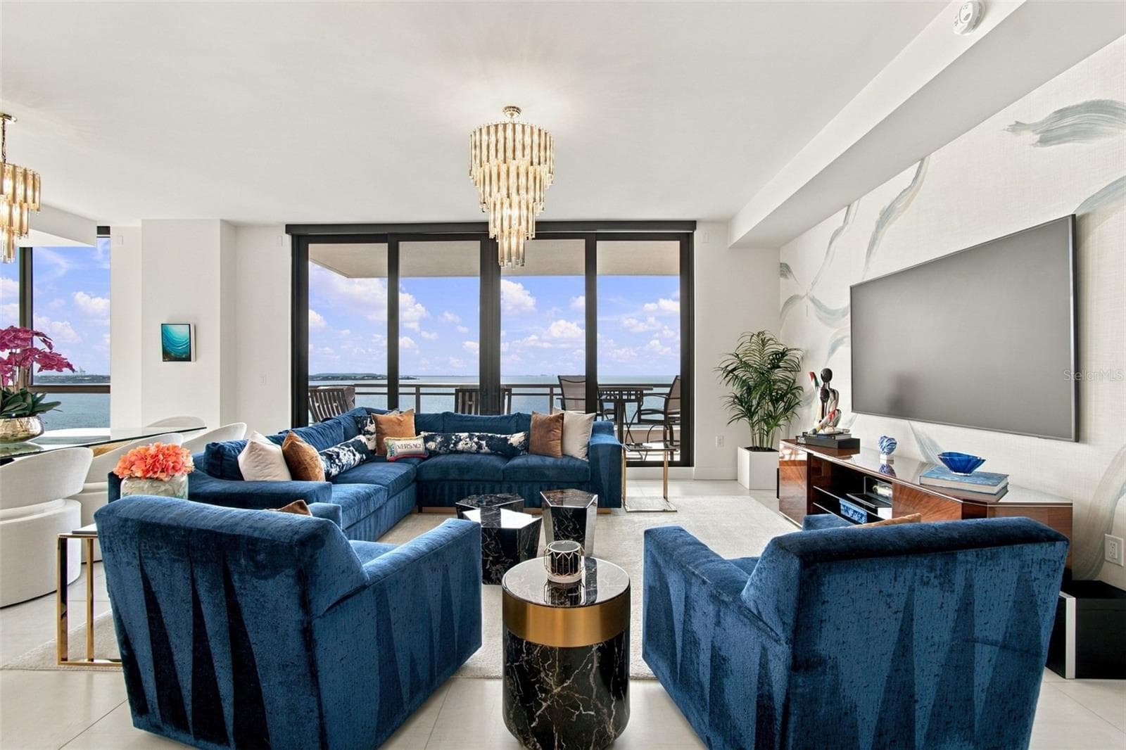 Condominium at 2103 BAYSHORE BLVD #706, TAMPA, photo 2 of 41