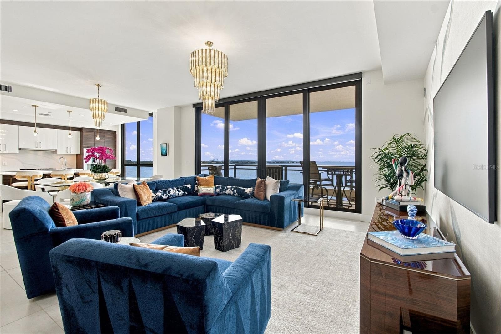 Condominium at 2103 BAYSHORE BLVD #706, TAMPA, photo 3 of 41