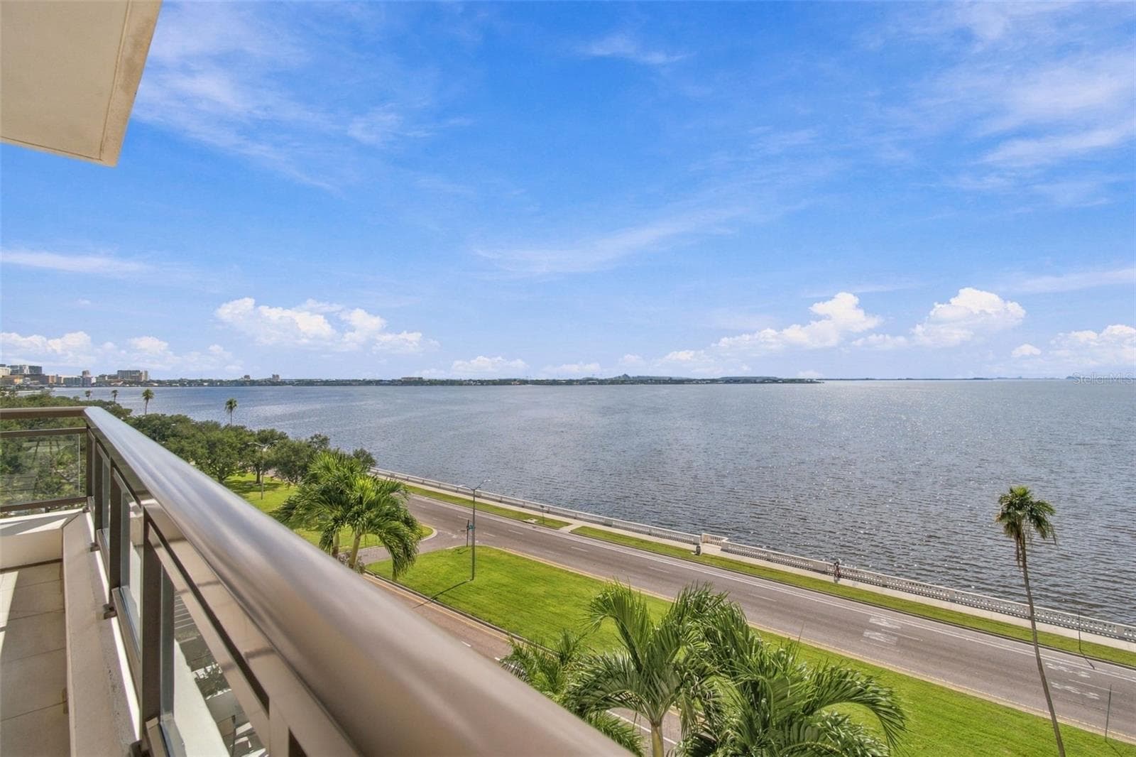 Condominium at 2103 BAYSHORE BLVD #706, TAMPA, photo 8 of 41