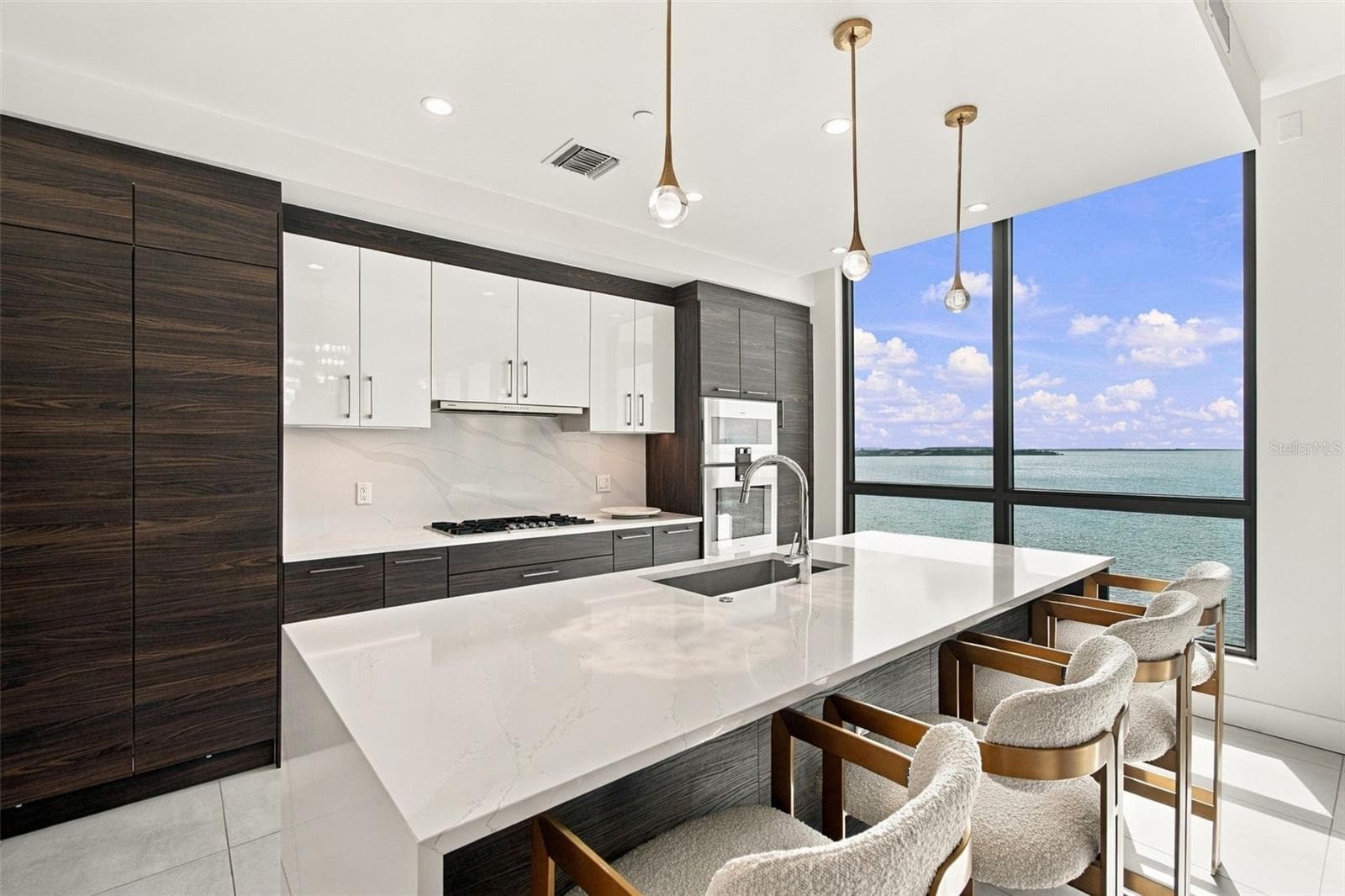 Condominium at 2103 BAYSHORE BLVD #706, TAMPA, photo 9 of 41