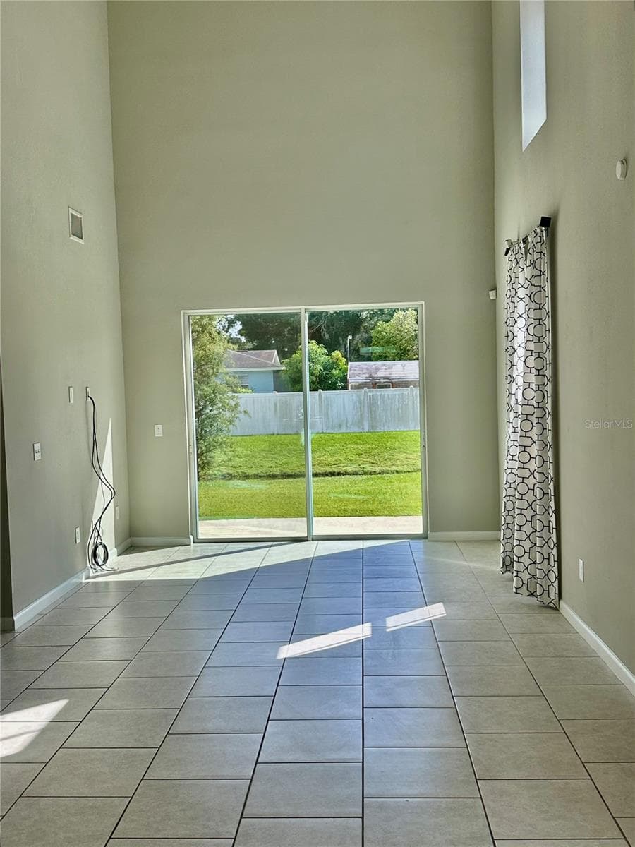 Townhouse at 2113 LACEFLOWER DR, BRANDON, photo 9 of 30