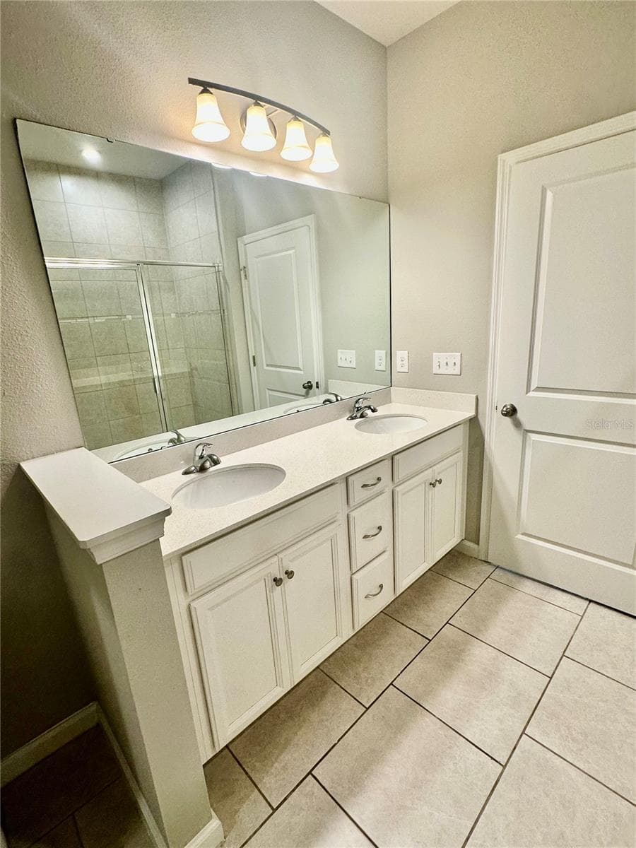 Townhouse at 2113 LACEFLOWER DR, BRANDON, photo 16 of 30