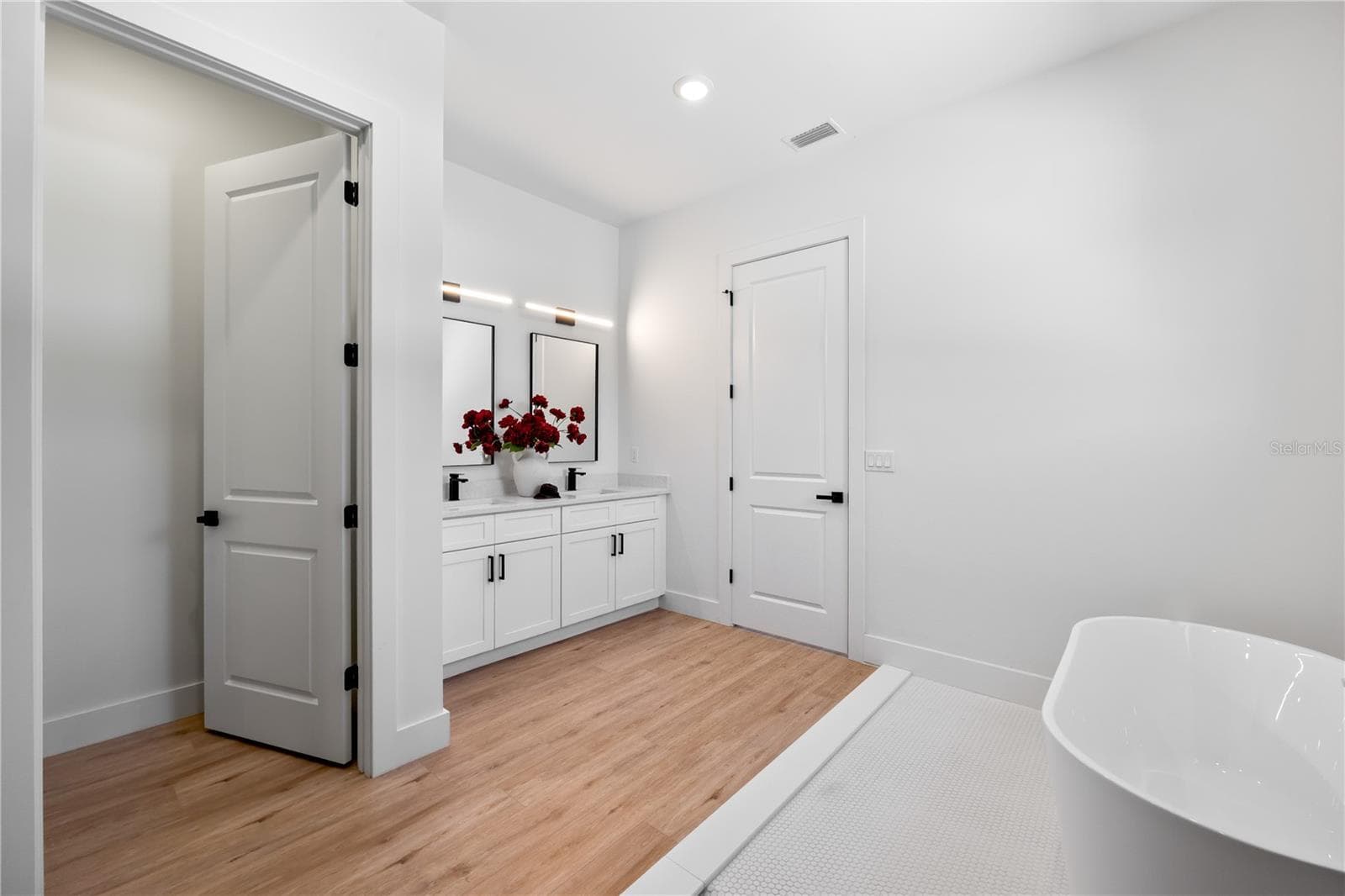 Master Bathroom - 229 FERDON CIR, PORT CHARLOTTE