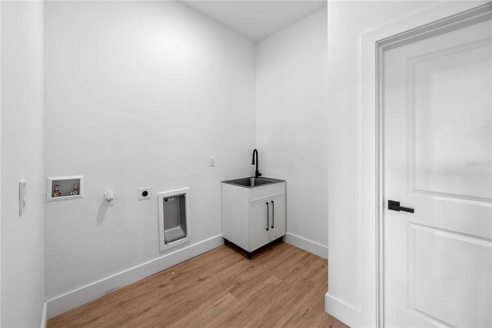 Laundry Room - 229 FERDON CIR, PORT CHARLOTTE