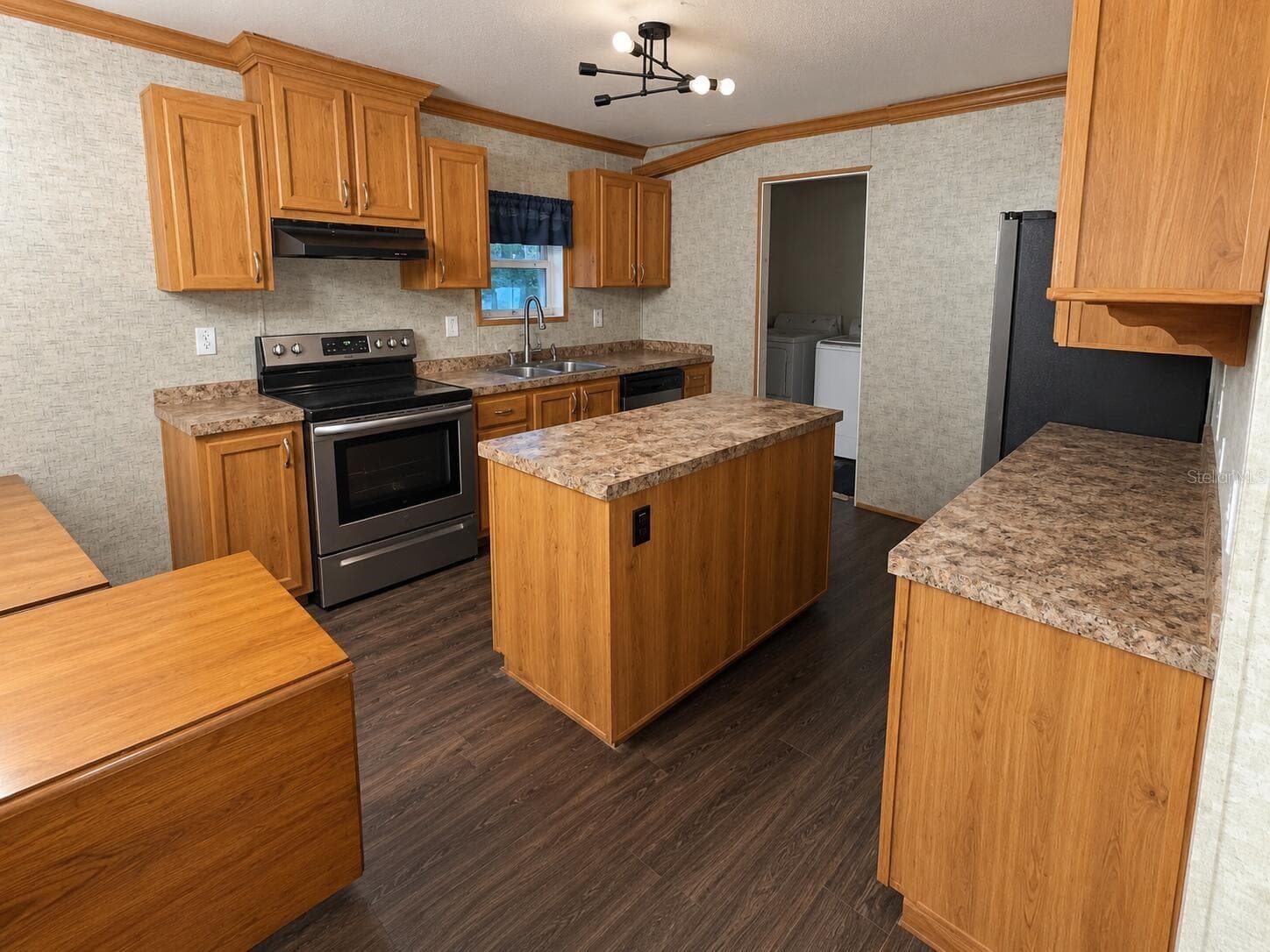 Manufactured Home at 20425 29TH DR, WELLBORN, photo 4 of 23