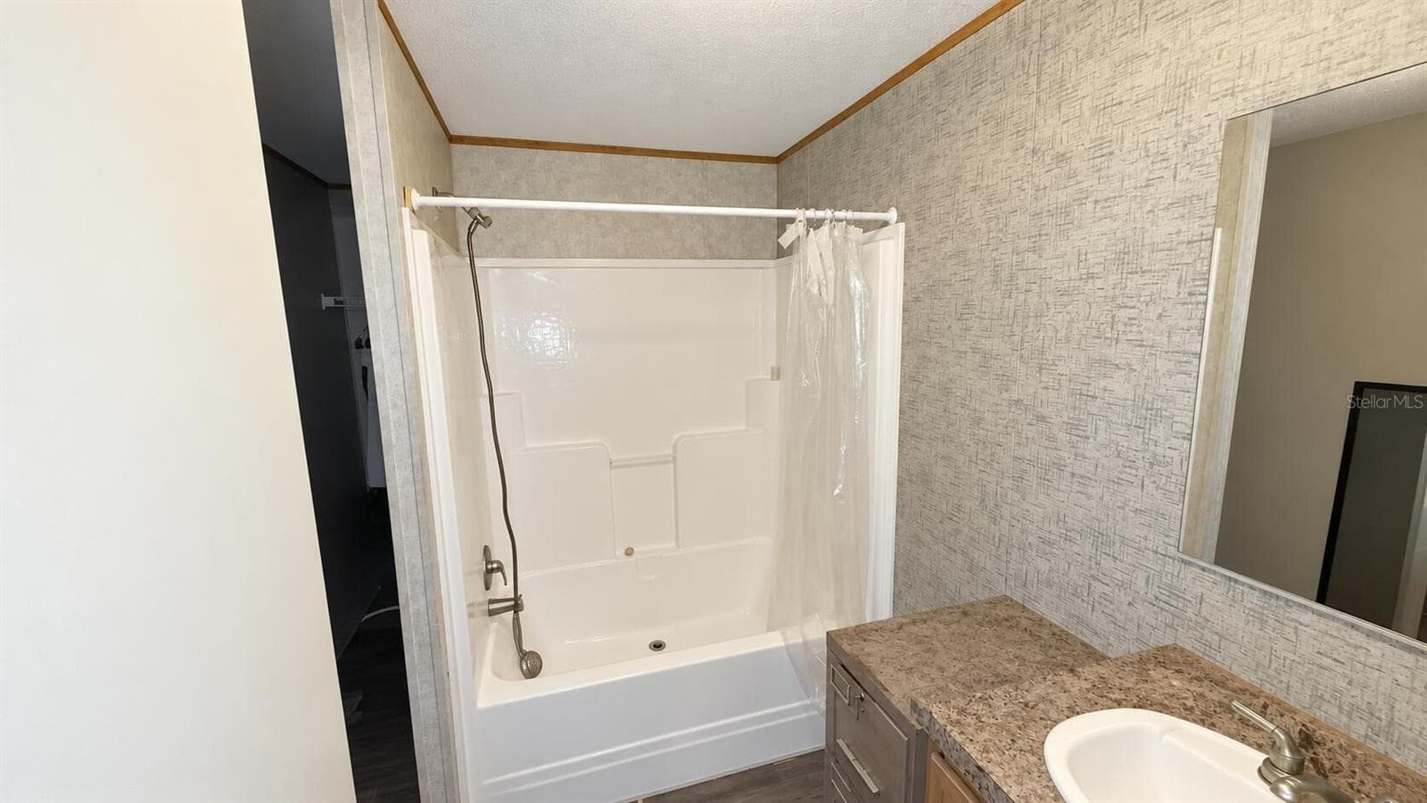 Manufactured Home at 20425 29TH DR, WELLBORN, photo 10 of 23