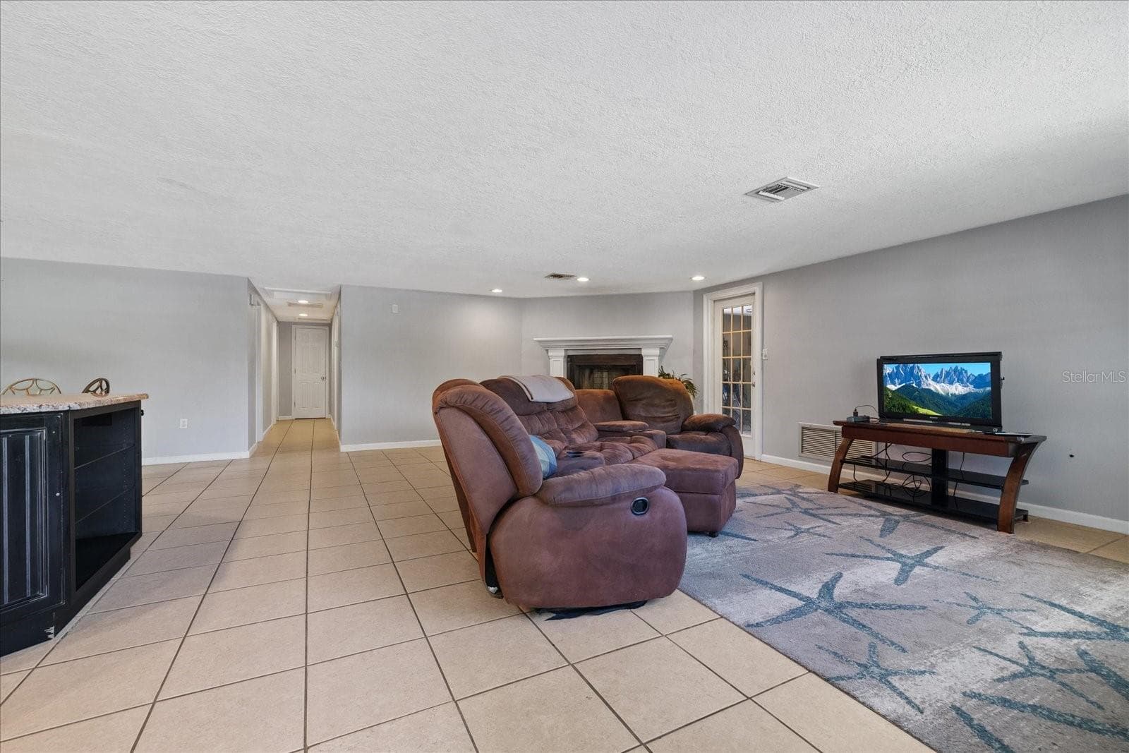 Large Living area! - 5412 CARLTON RD, NEW PORT RICHEY