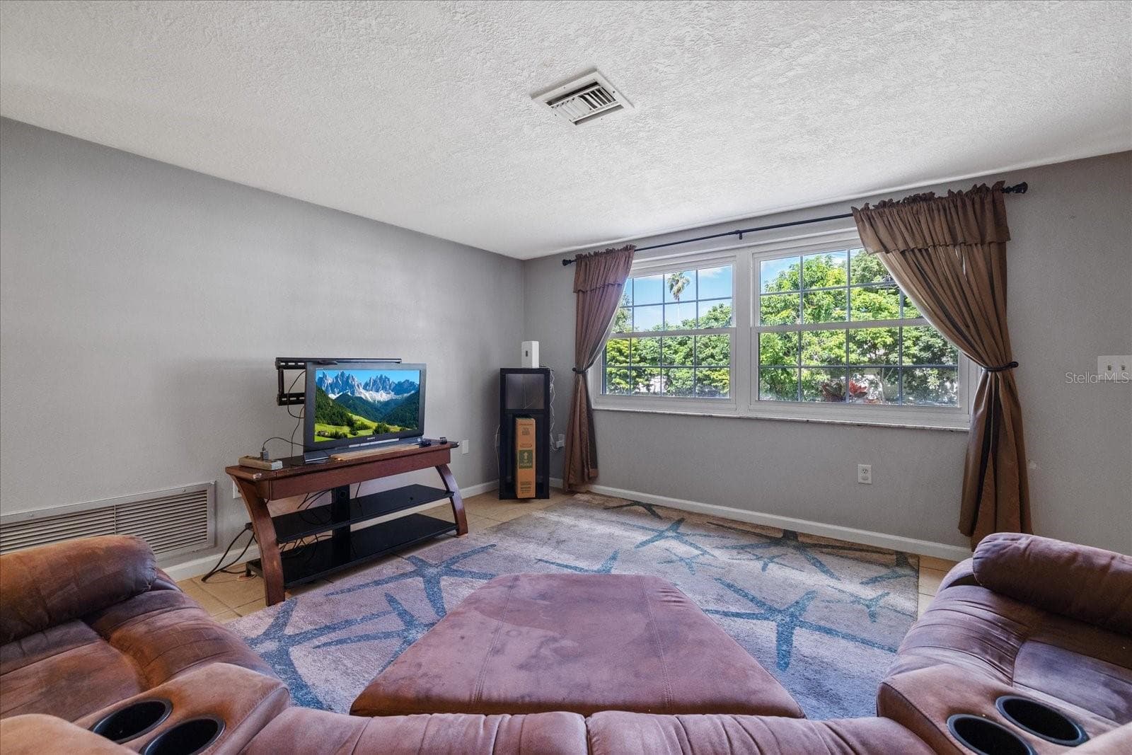 Light and Bright Living Room - 5412 CARLTON RD, NEW PORT RICHEY