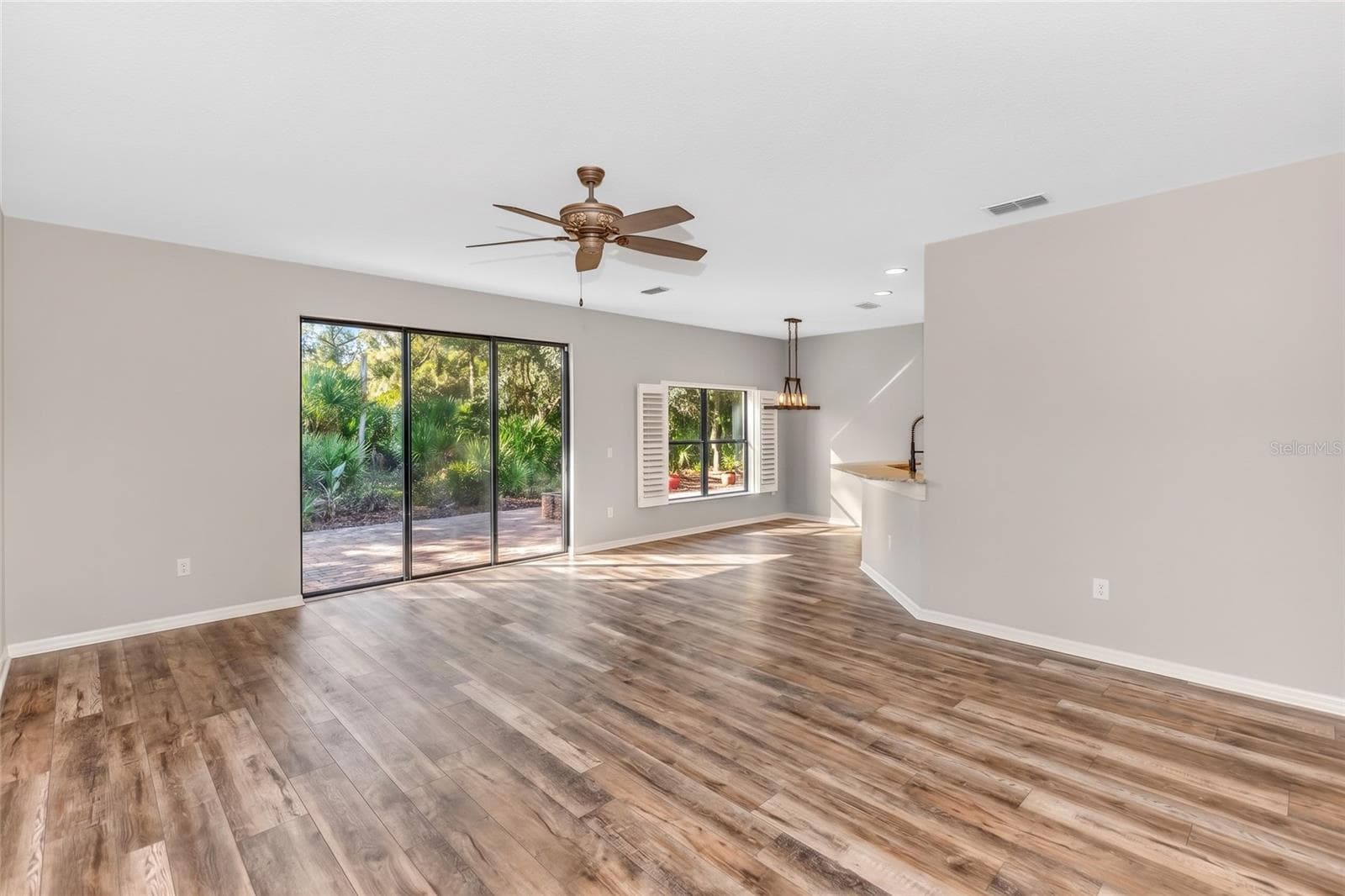 Single Family Residence at 133 VERDE WAY, DEBARY, photo 10 of 37