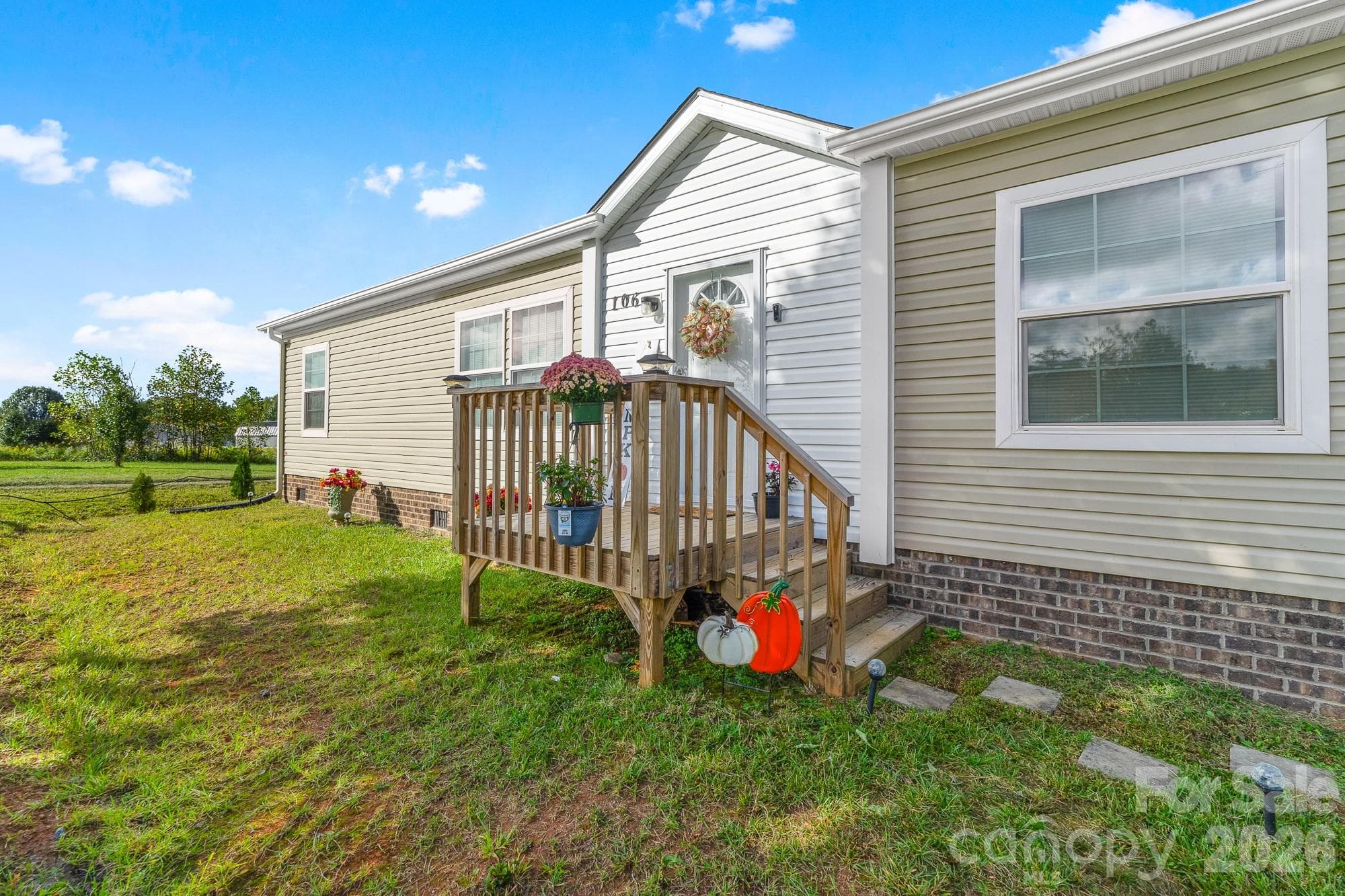 Single Family Residence at 106 Ol Field Court, Lawndale, photo 2 of 34