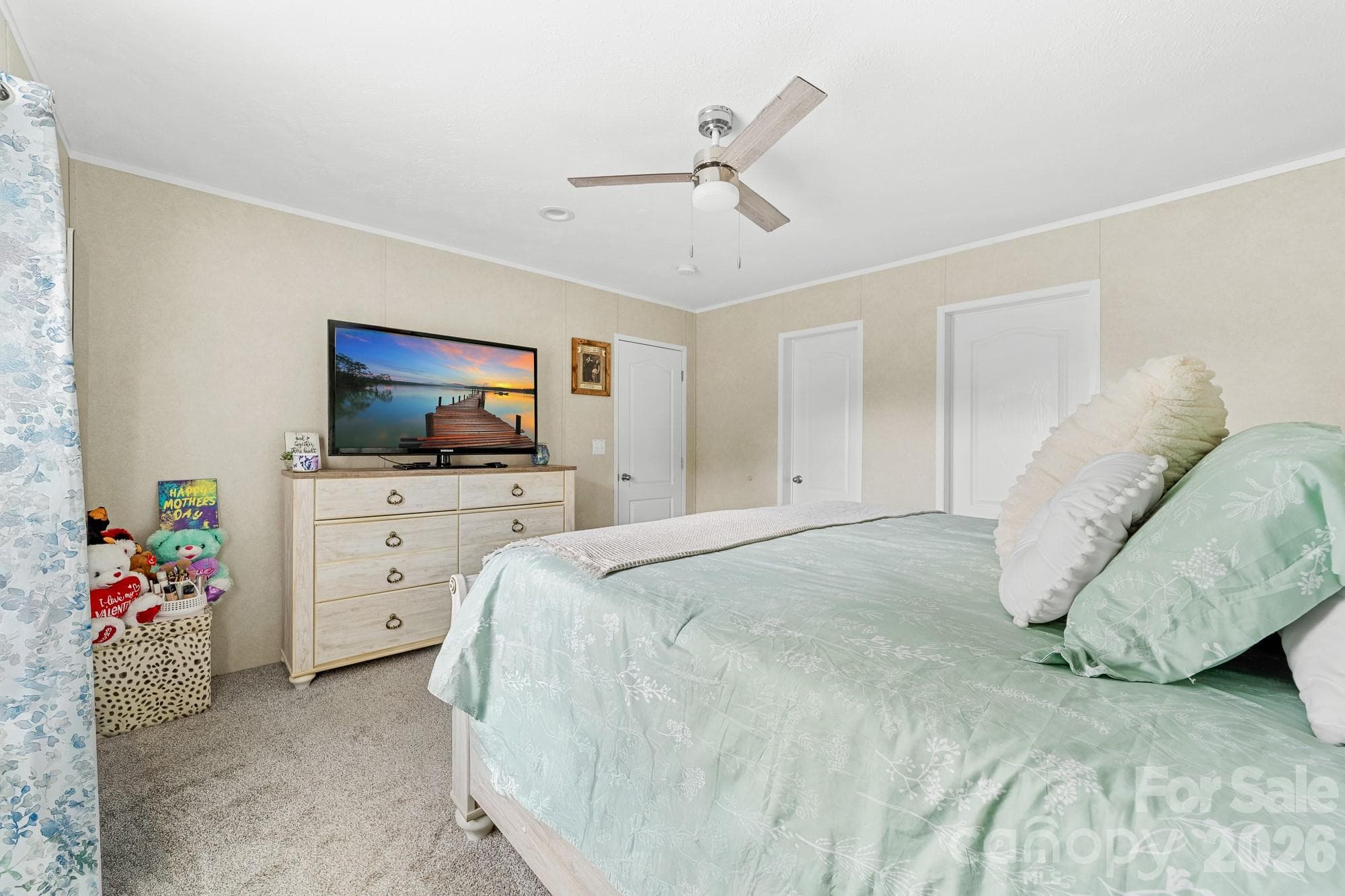 Single Family Residence at 106 Ol Field Court, Lawndale, photo 17 of 34
