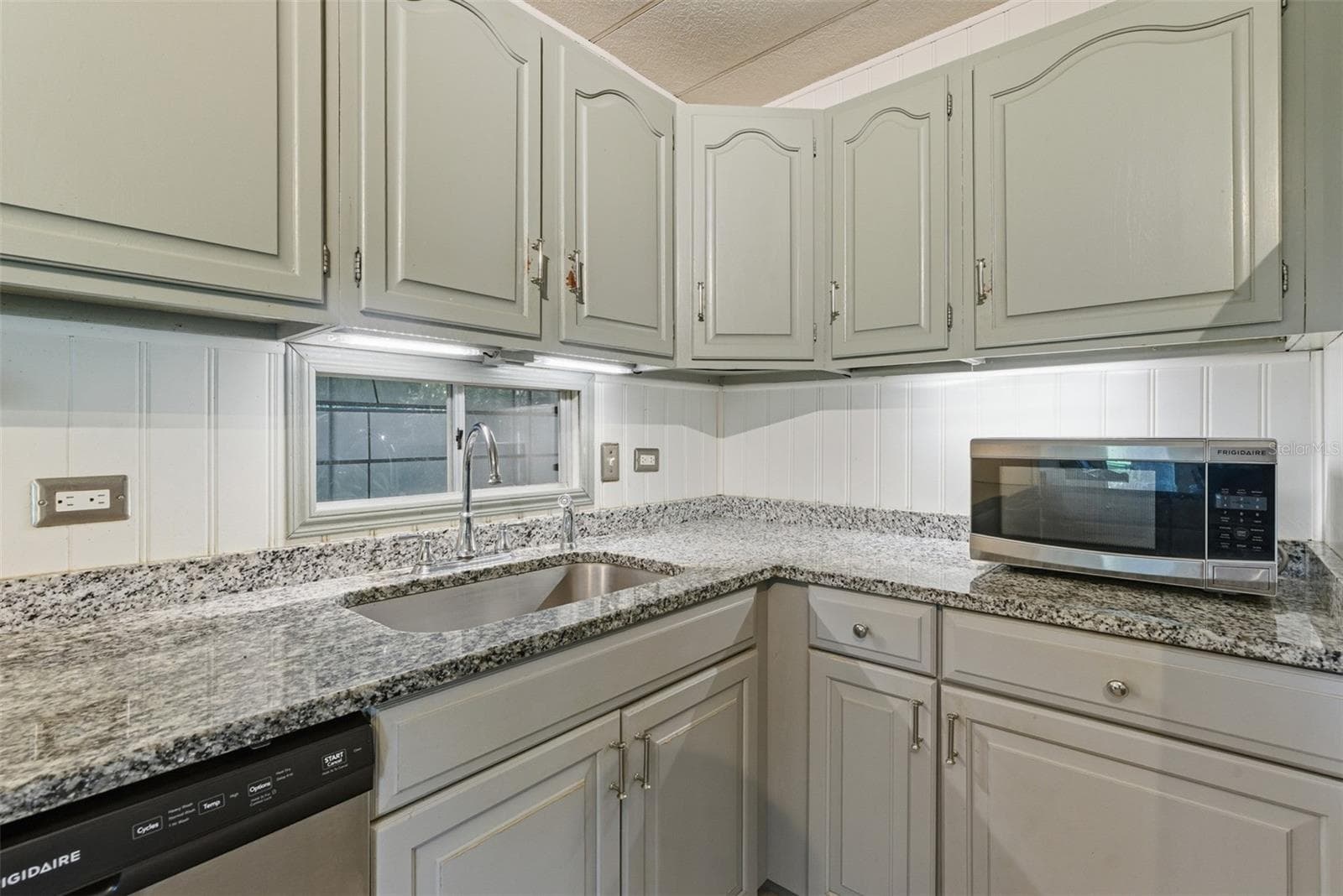 Mobile Home at 6147 RIDGEWOOD DR, ZEPHYRHILLS, photo 5 of 18