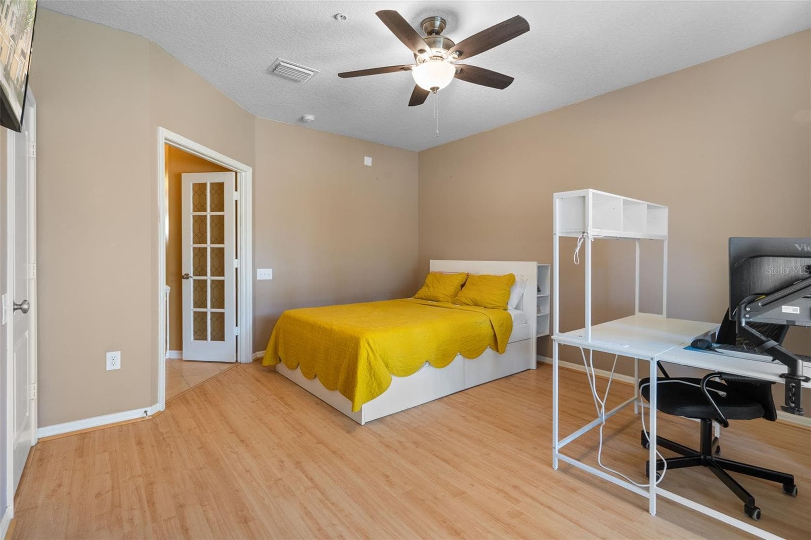 First-floor bedroom - reverse view - 3181 BAYSHORE OAKS DR, TAMPA