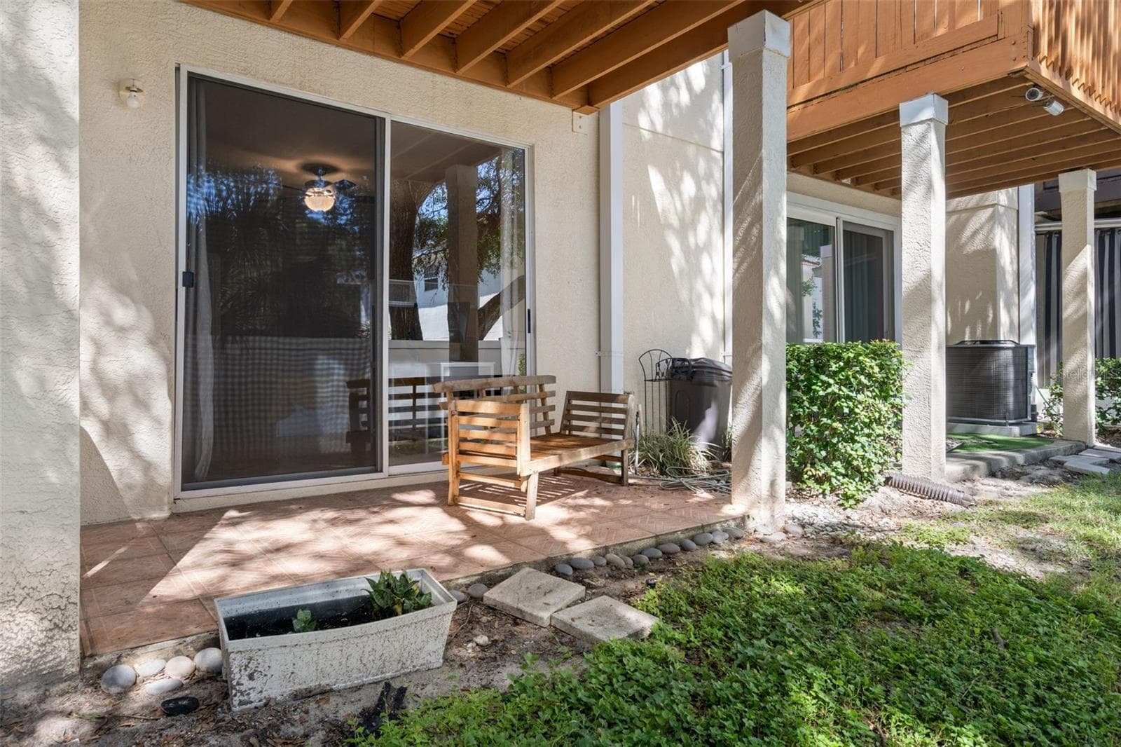 Covered patio - 3181 BAYSHORE OAKS DR, TAMPA