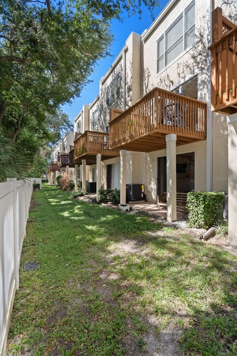 Rear exterior - 3181 BAYSHORE OAKS DR, TAMPA