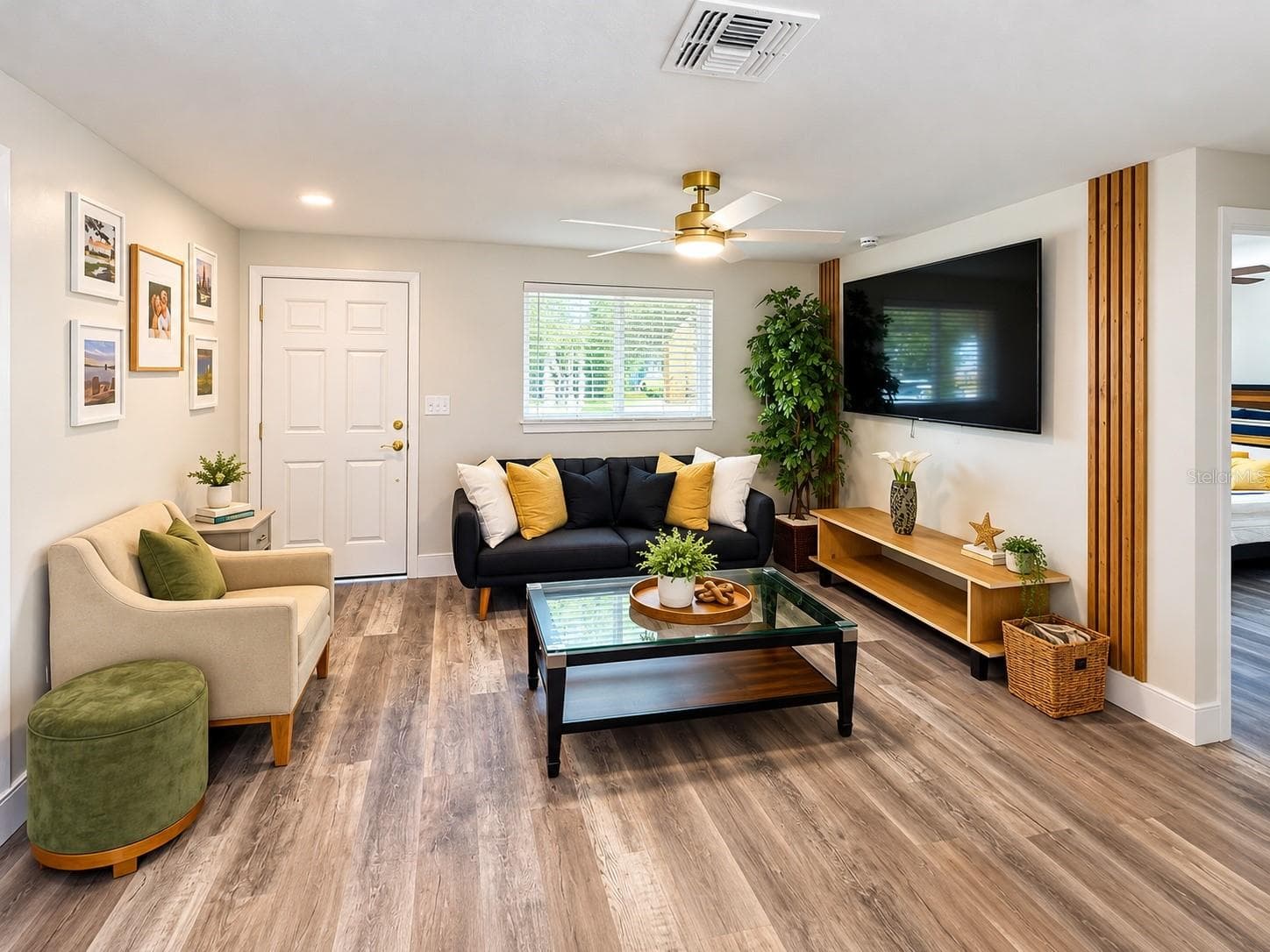 Single Family Residence at 102 COSMOS DR, ORLANDO, photo 3 of 34