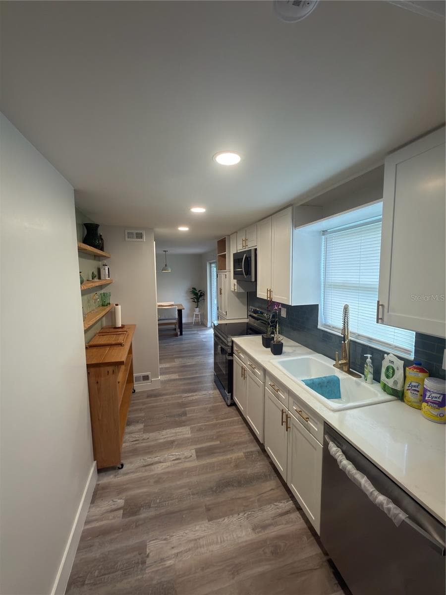 Single Family Residence at 102 COSMOS DR, ORLANDO, photo 6 of 34