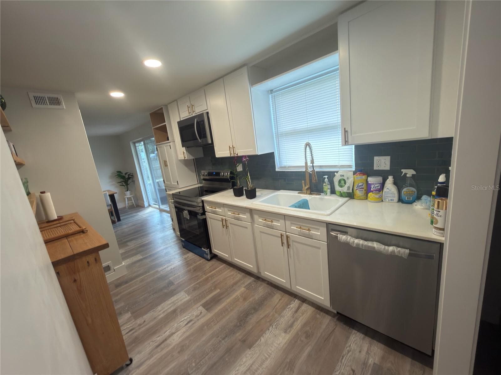 Single Family Residence at 102 COSMOS DR, ORLANDO, photo 7 of 34