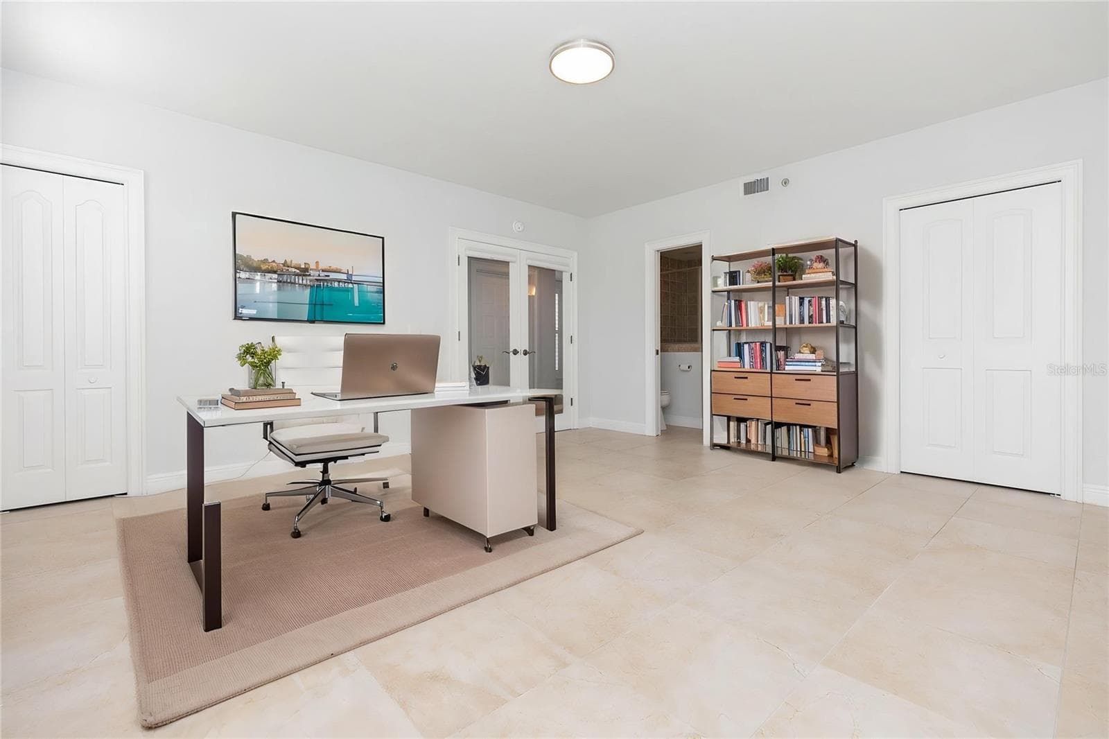 Virtual staged; great office space - 114 E DAVIS BLVD #13, TAMPA
