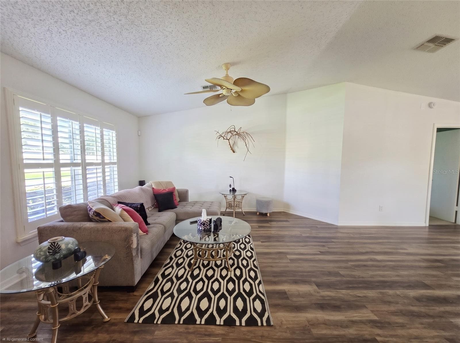 Single Family Residence at 6106 KITTIWAKE DR, LAKELAND, photo 4 of 20