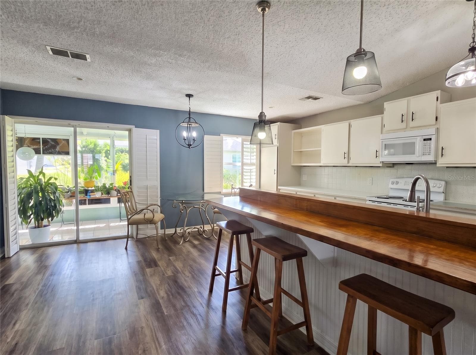 Single Family Residence at 6106 KITTIWAKE DR, LAKELAND, photo 6 of 20