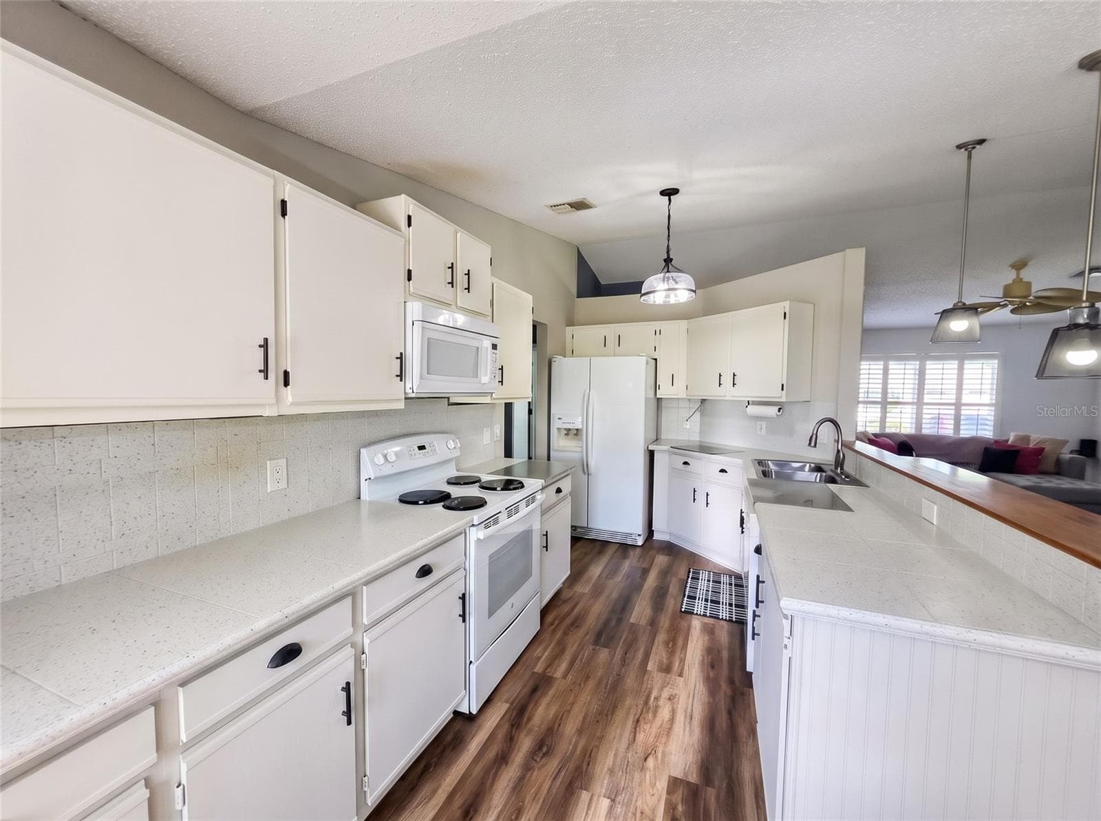Single Family Residence at 6106 KITTIWAKE DR, LAKELAND, photo 9 of 20