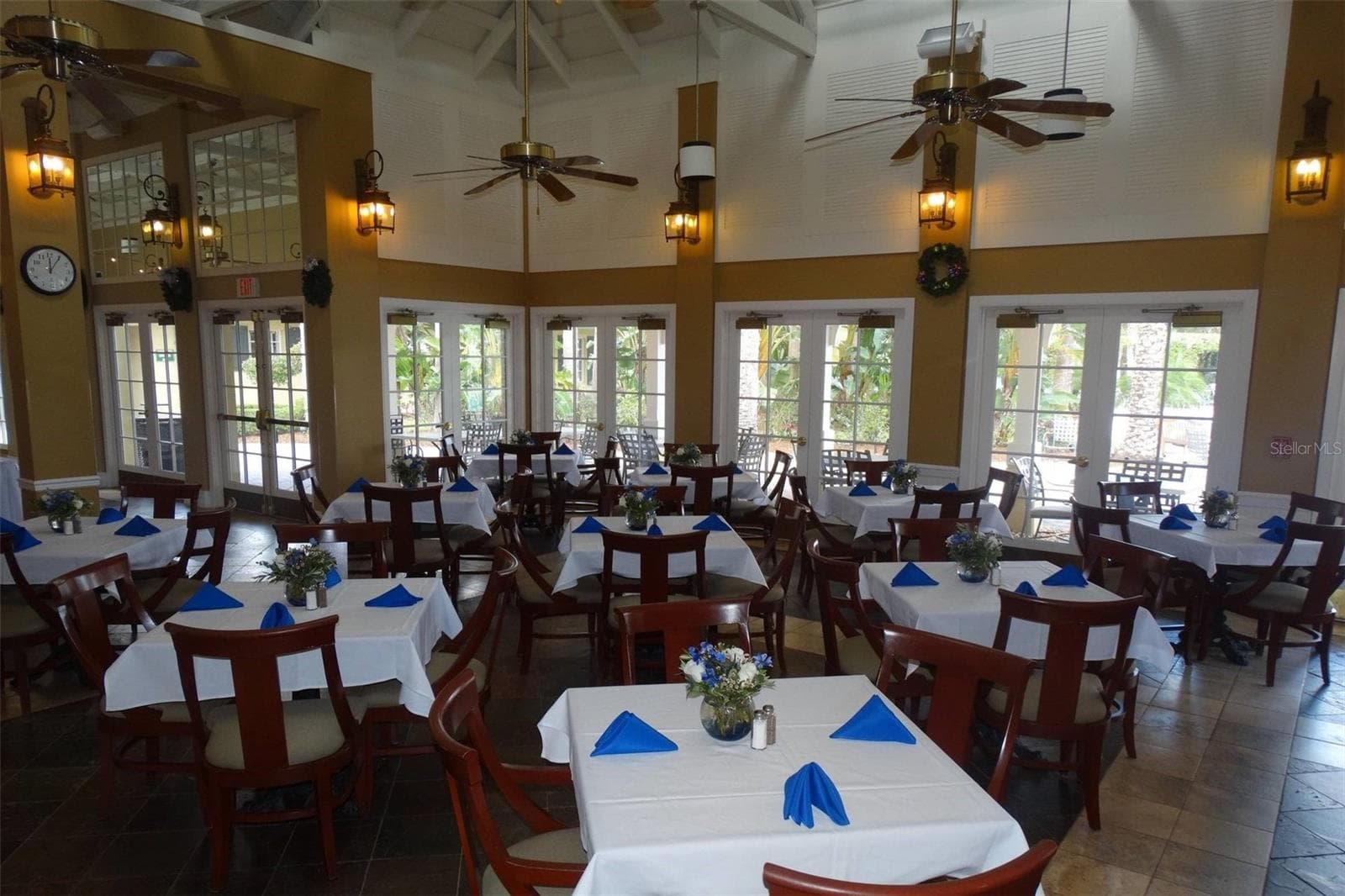 VICTORIA CLUBHOUSE DINING - 506 HERON POINT WAY, DELAND