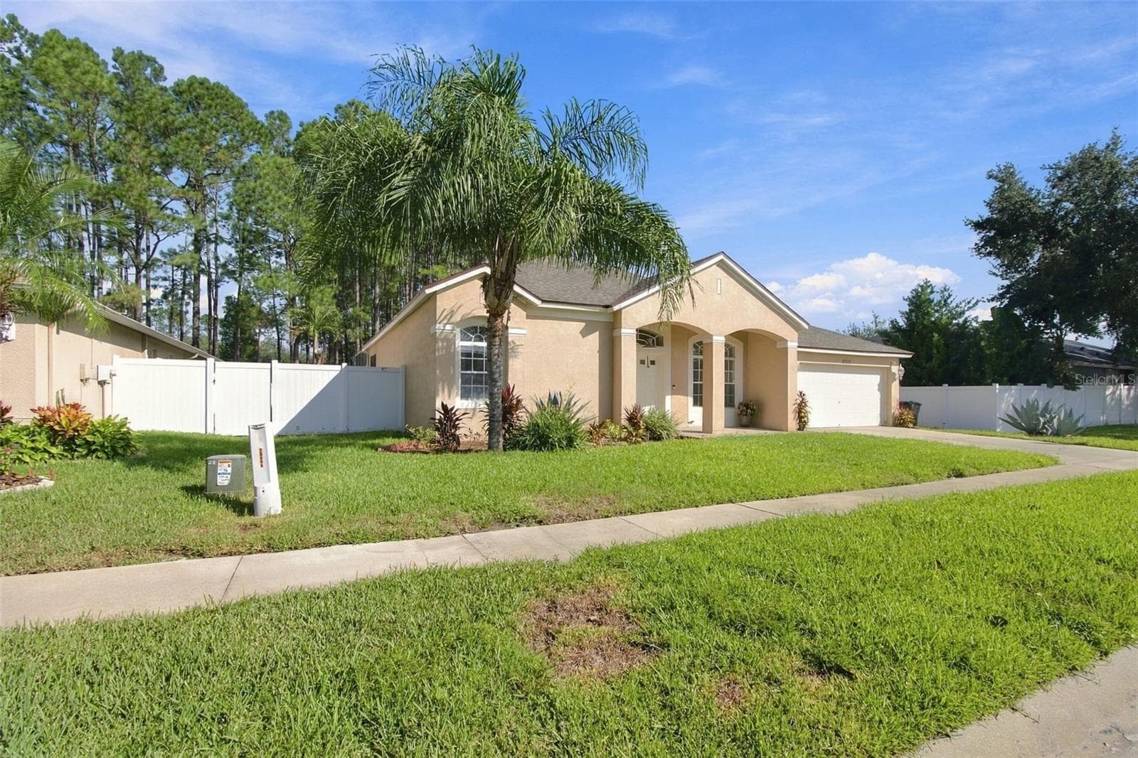 Single Family Residence at 20827 WOODVALE LN, LAND O LAKES, photo 2 of 97