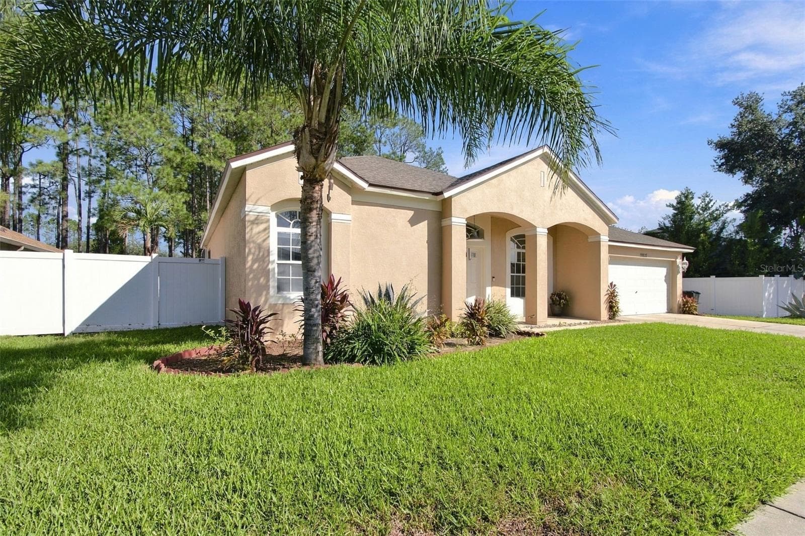 Single Family Residence at 20827 WOODVALE LN, LAND O LAKES, photo 3 of 97
