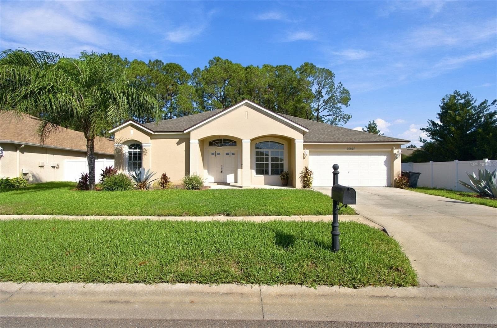 Single Family Residence at 20827 WOODVALE LN, LAND O LAKES, photo 4 of 97