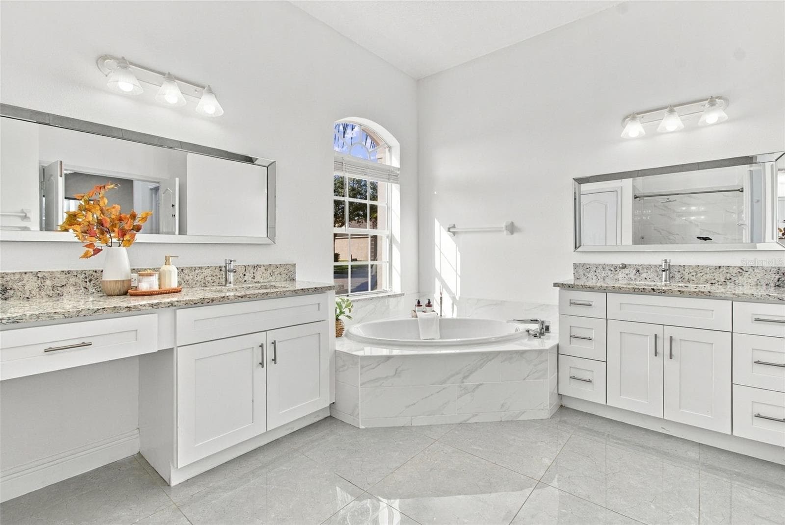Single Family Residence at 20827 WOODVALE LN, LAND O LAKES, photo 33 of 97