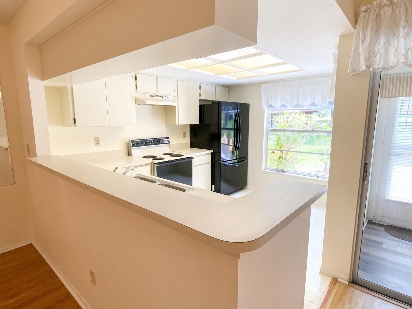 Kitchen - 1125 MONTROSE PL, DUNEDIN