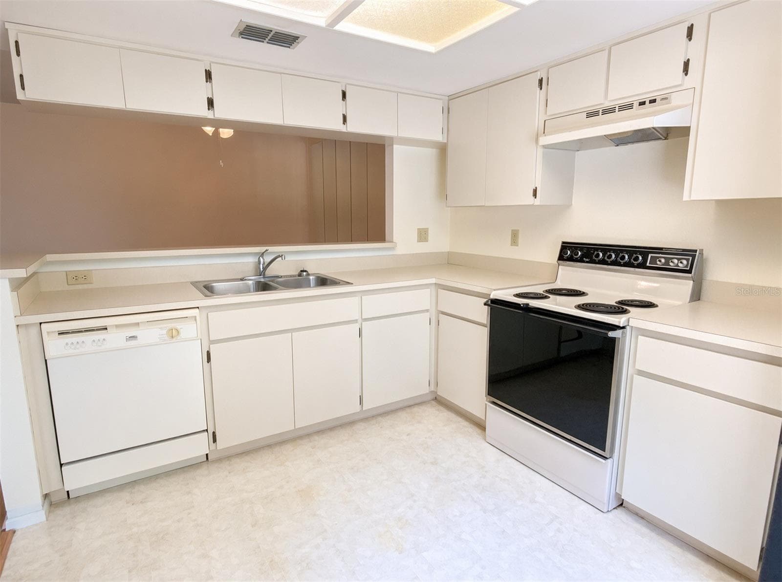 Kitchen - 1125 MONTROSE PL, DUNEDIN