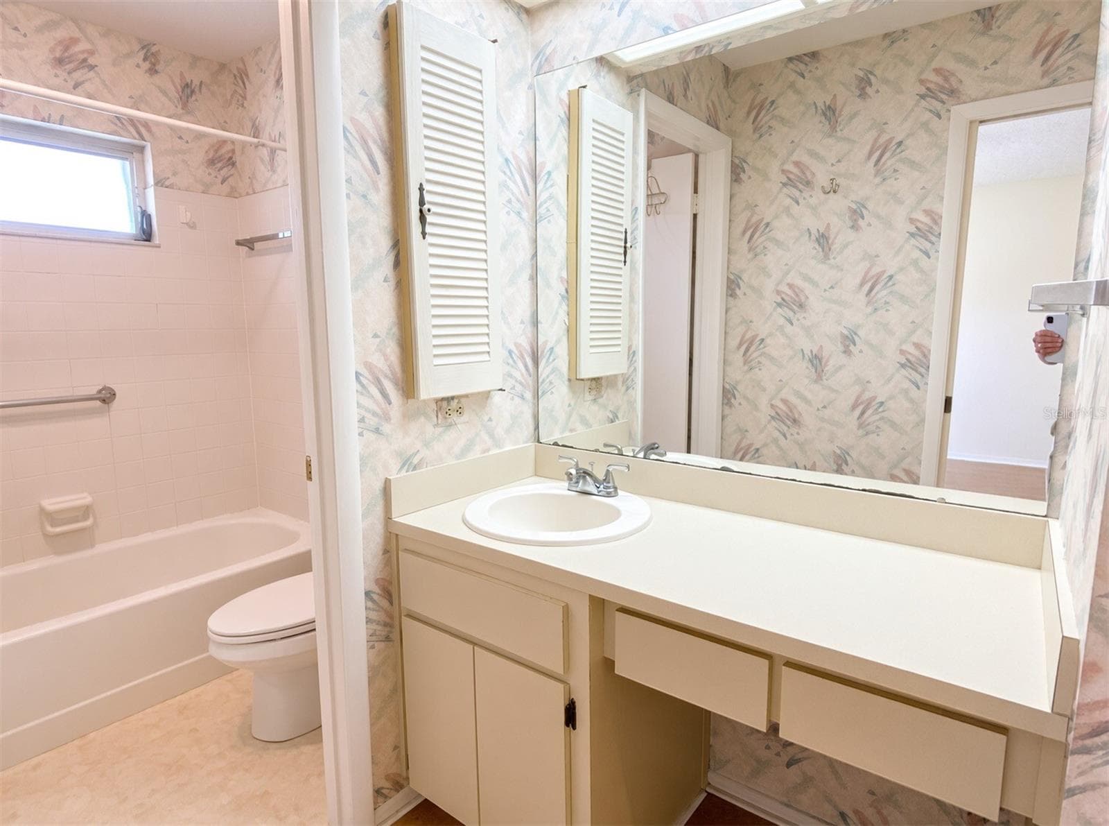 Primary Bathroom - 1125 MONTROSE PL, DUNEDIN