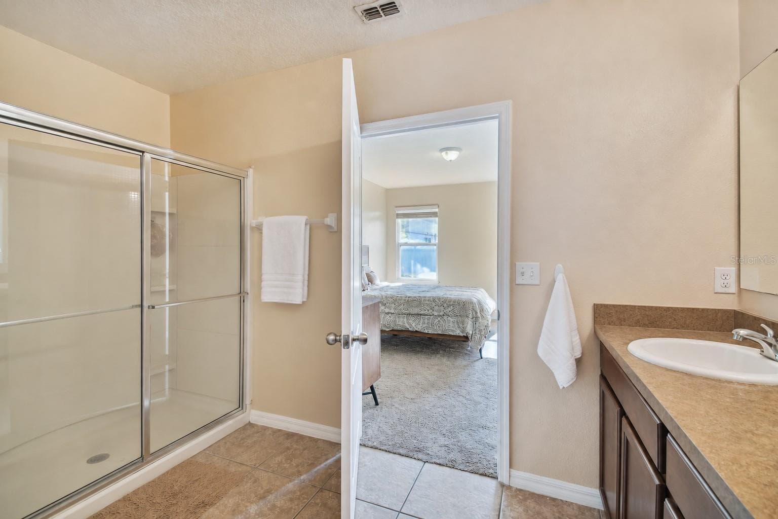 Bath on primary bedroom - 1814 STARGAZER TRL, KISSIMMEE