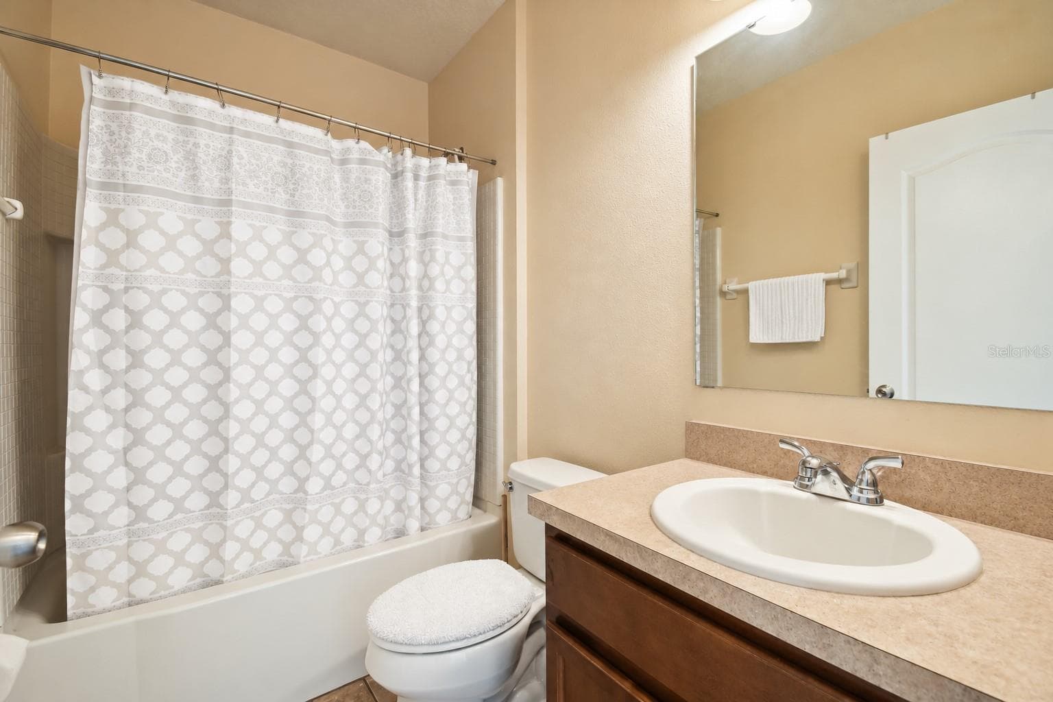 Guest Bathroom - 1814 STARGAZER TRL, KISSIMMEE