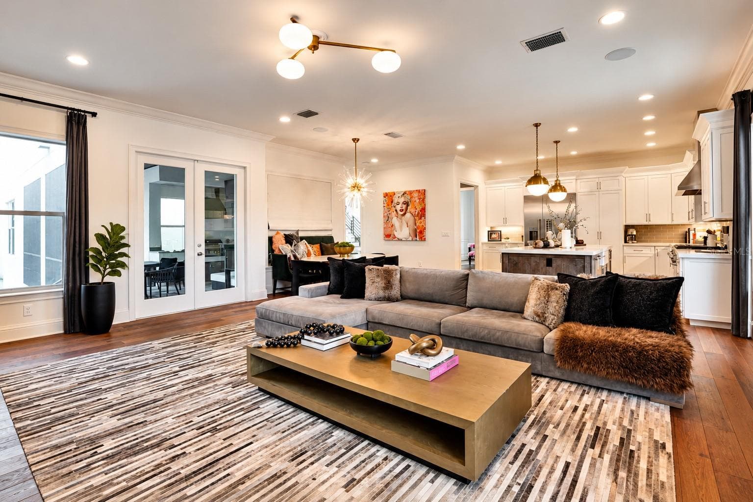 Great Room - 4807 W LONGFELLOW AVE, TAMPA