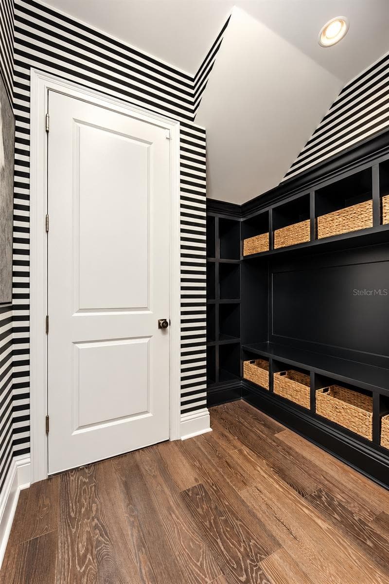 Mudroom off Garage - 4807 W LONGFELLOW AVE, TAMPA